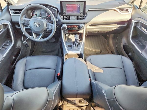 2022 TOYOTA RAV4 XLE Premium