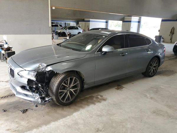 2018 VOLVO S90