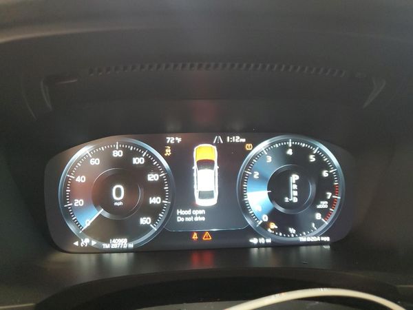 2018 VOLVO S90 Momentum