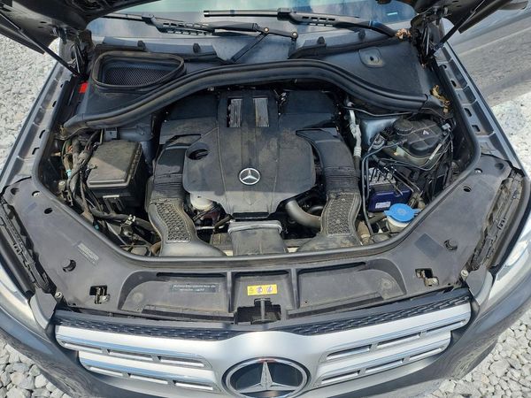 2017 MERCEDES-BENZ GLS GLS450-4M — Engine bay
