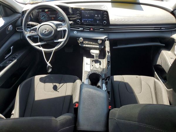 2022 HYUNDAI ELANTRA SEL w/Convenience Pkg