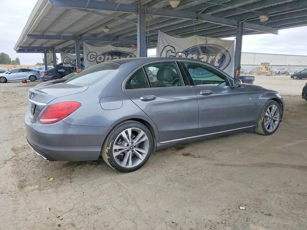 2018 MERCEDES-BENZ C C300