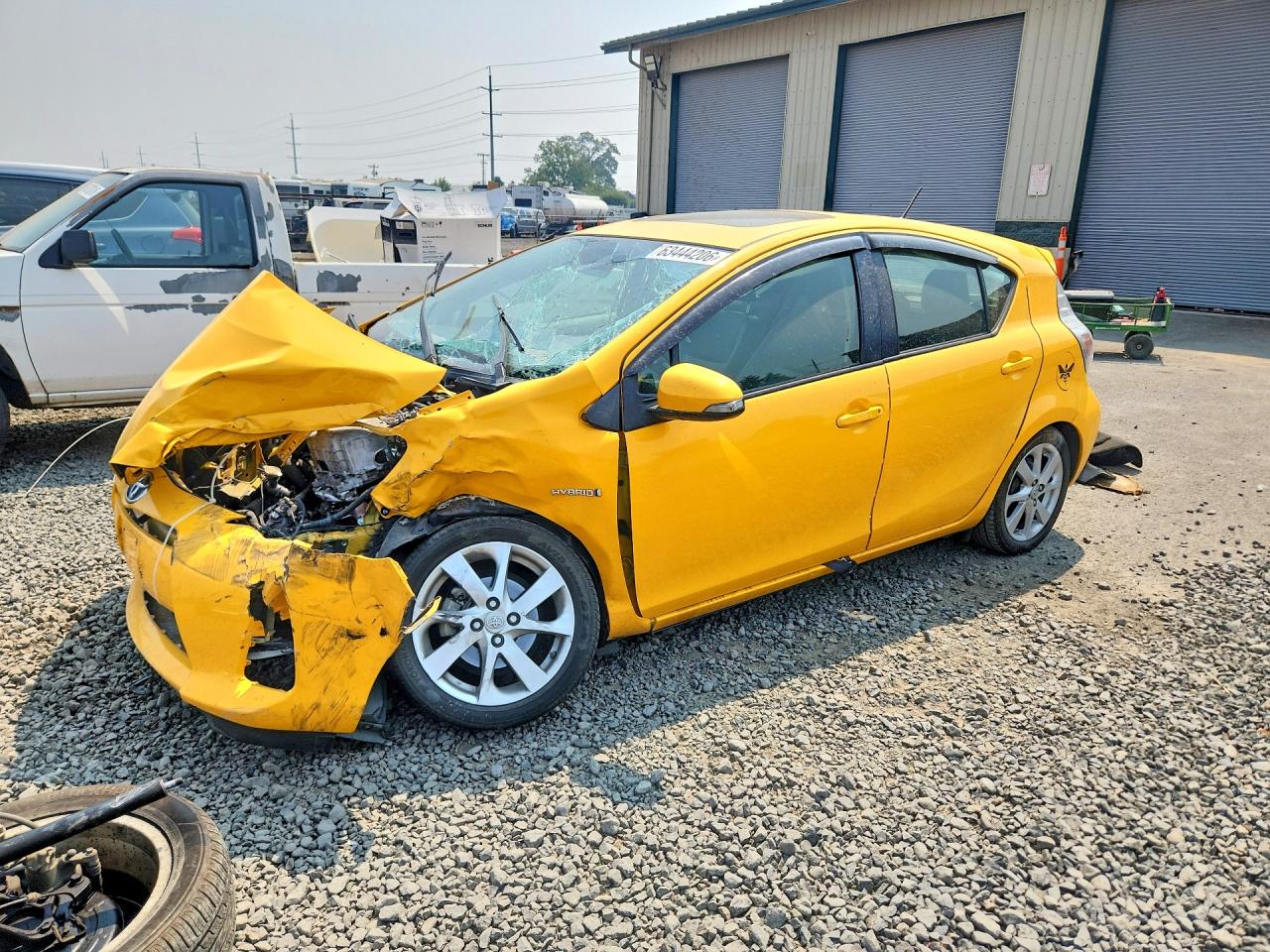 2014 TOYOTA PRIUS — Front 3/4