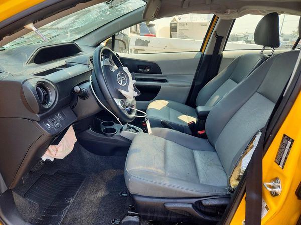 2014 TOYOTA PRIUS — DENT
