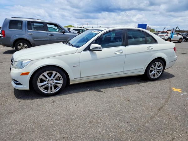 2012 MERCEDES-BENZ C C250 — Front 3/4
