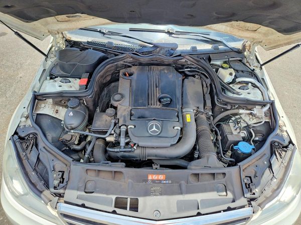 2012 MERCEDES-BENZ C C250 — Engine bay