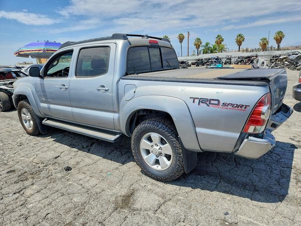2015 TOYOTA TACOMA Delux Grade