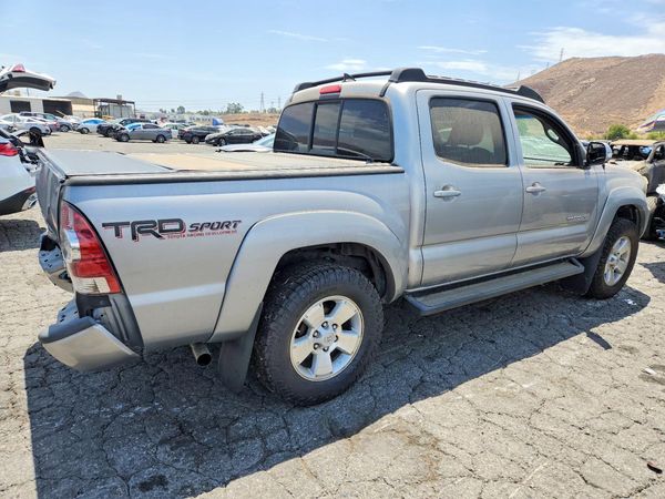 2015 TOYOTA TACOMA Delux Grade