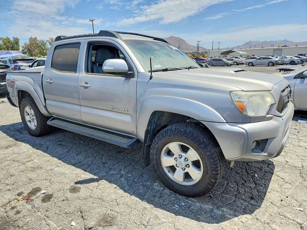 2015 TOYOTA TACOMA Delux Grade