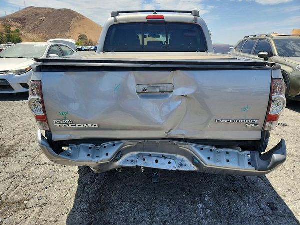 2015 TOYOTA TACOMA Delux Grade