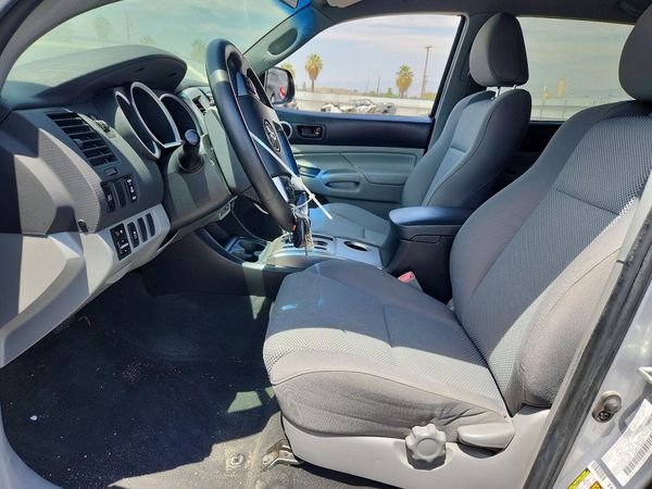 2015 TOYOTA TACOMA Delux Grade
