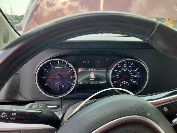 2023 KIA CARNIVAL LX, LX Seat Package