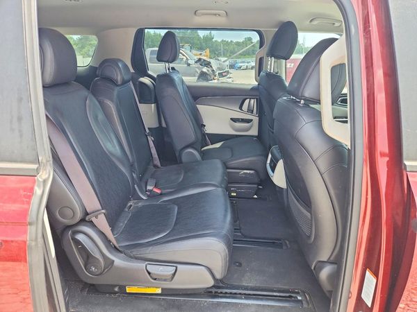 2023 KIA CARNIVAL LX, LX Seat Package