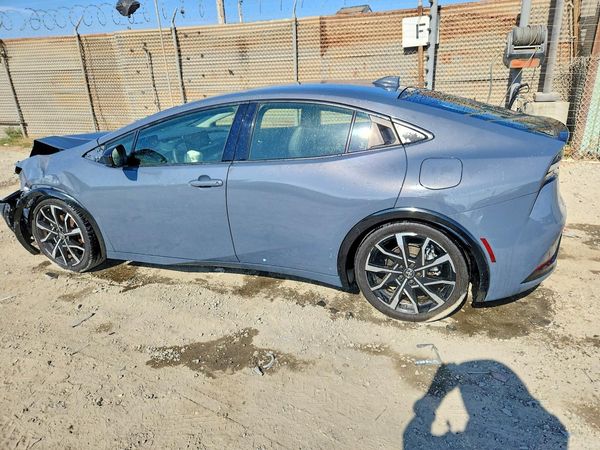 2025 TOYOTA PRIUS