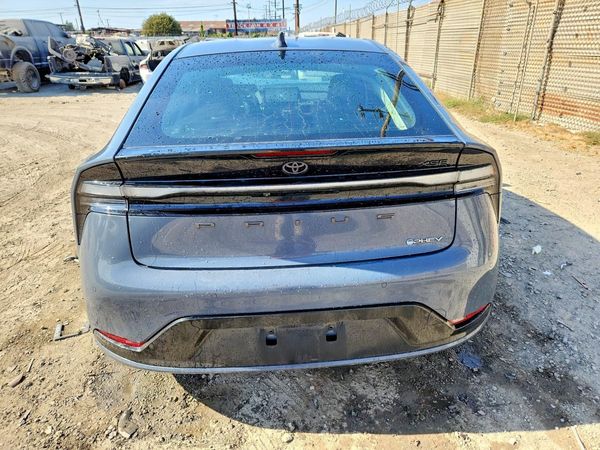 2025 TOYOTA PRIUS