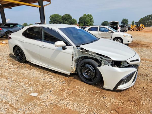 2022 TOYOTA CAMRY XSE