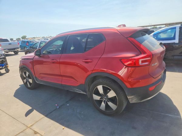 2019 VOLVO XC40