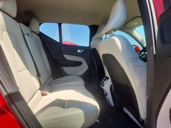2019 VOLVO XC40