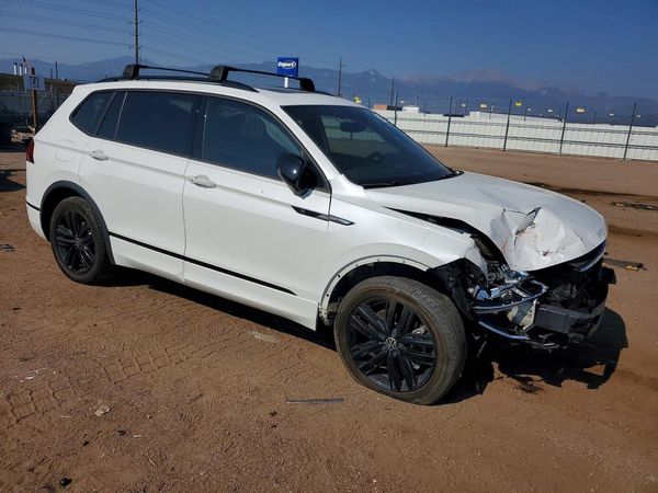 2022 VOLKSWAGEN TIGUAN SE R-Line Black