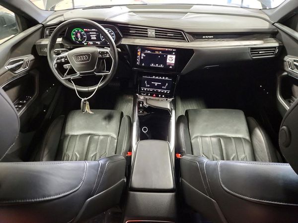 2019 AUDI E-TRON e-tron quattro Prestige