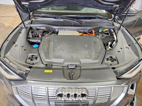 2019 AUDI E-TRON e-tron quattro Prestige