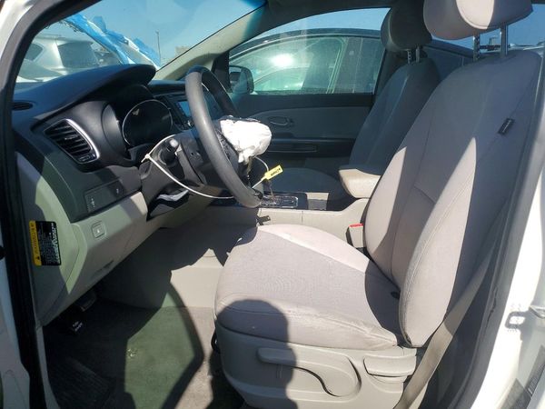 2016 KIA SEDONA L - Low level