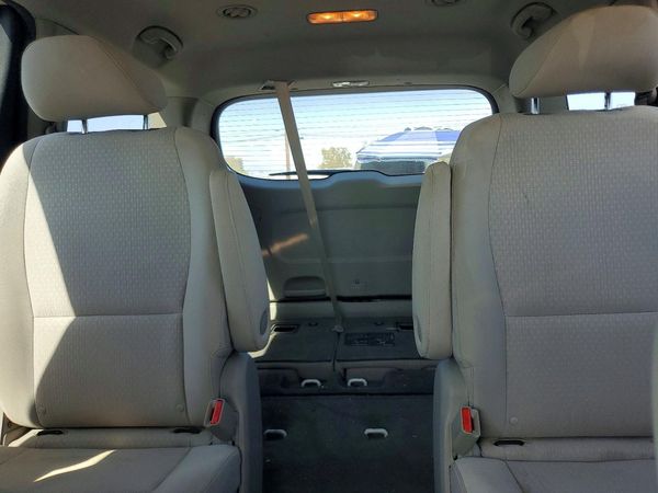 2016 KIA SEDONA L - Low level
