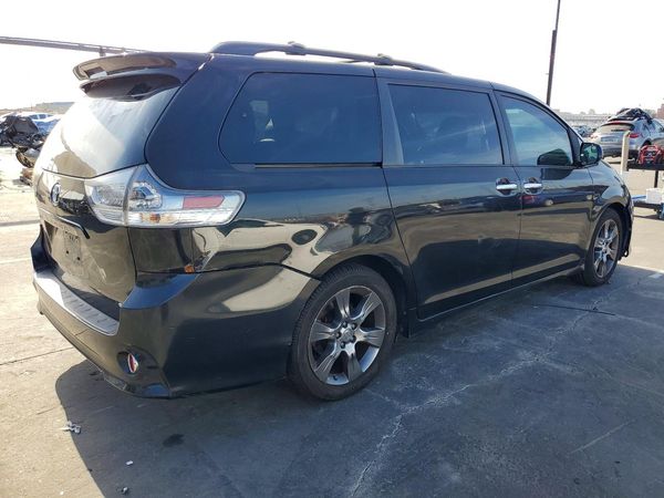 2015 TOYOTA SIENNA
