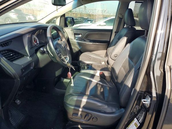 2015 TOYOTA SIENNA