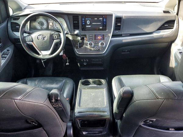 2015 TOYOTA SIENNA