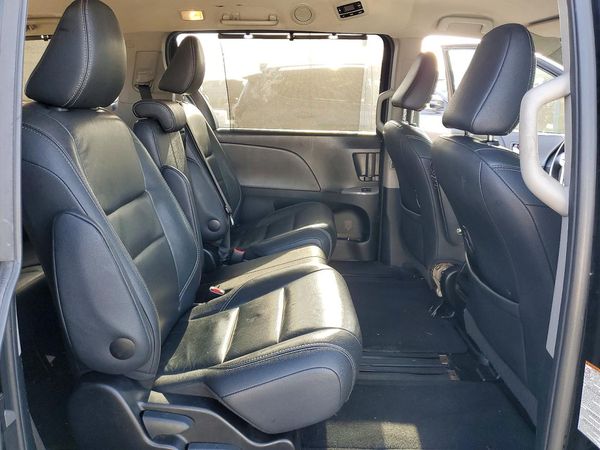 2015 TOYOTA SIENNA