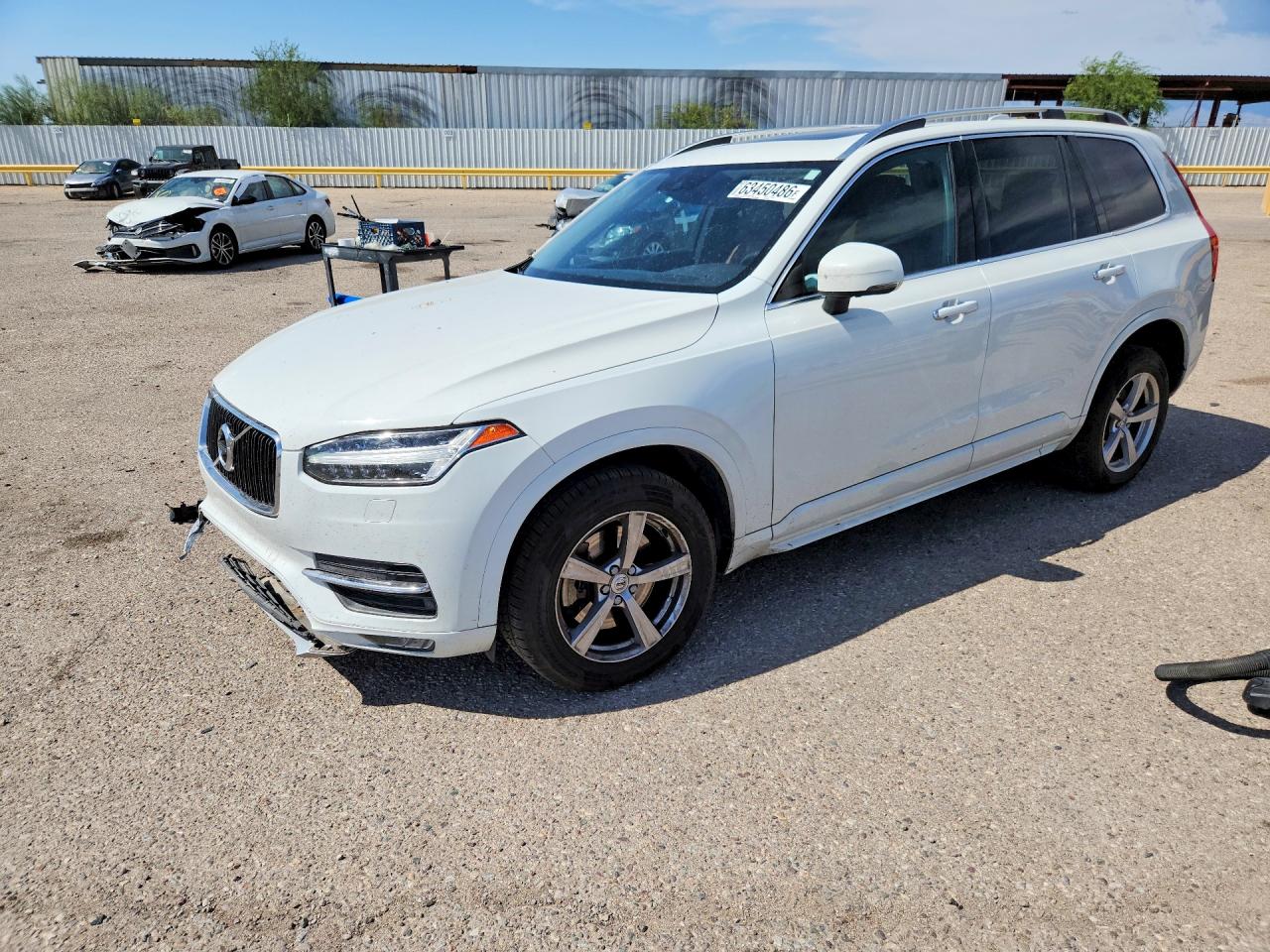 2017 VOLVO XC90 Momentum