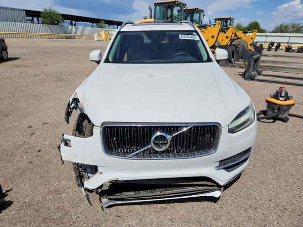 2017 VOLVO XC90 Momentum