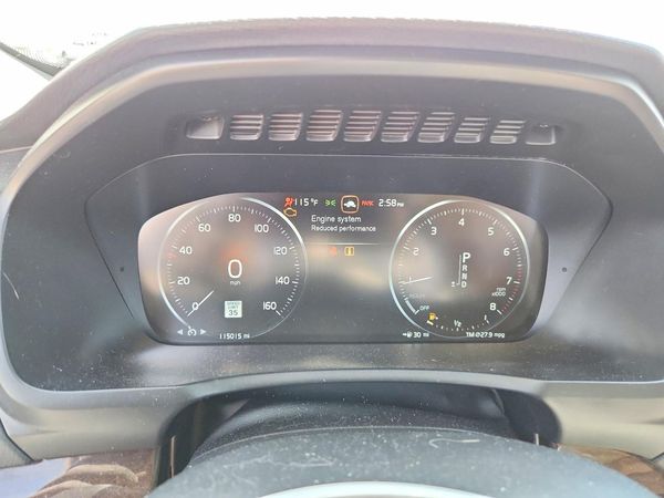 2017 VOLVO XC90 Momentum