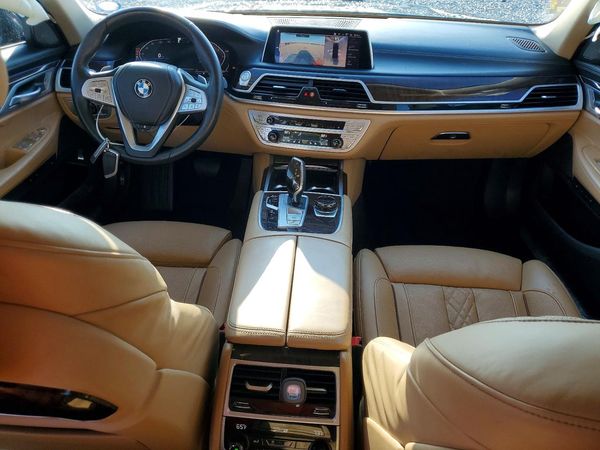 2021 BMW 750 xDrive