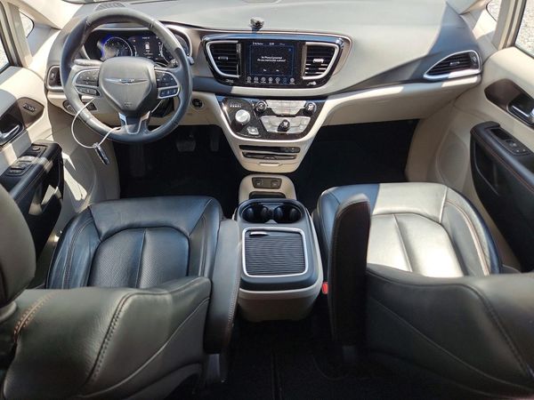 2020 CHRYSLER PACIFICA Touring L Plus