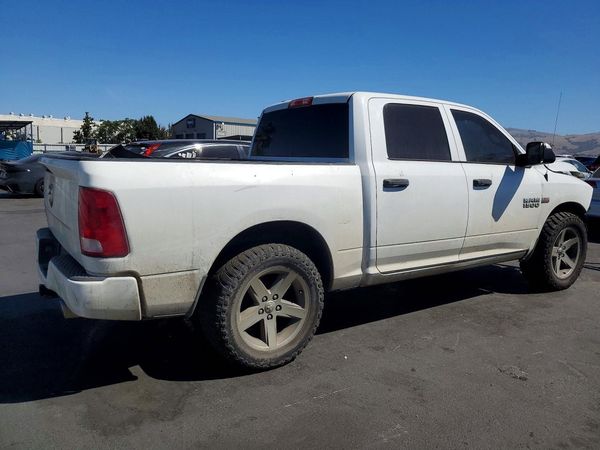 2014 RAM 1500 ST CREW CAB 4X2