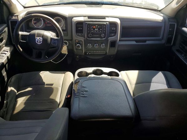 2014 RAM 1500 ST CREW CAB 4X2