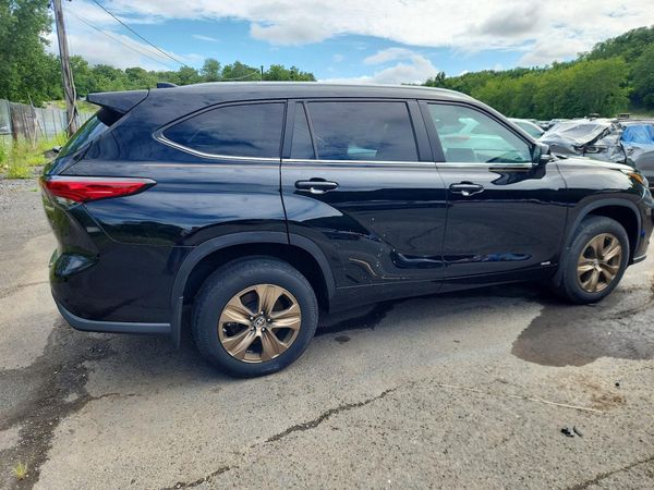 2023 TOYOTA HIGHLANDER HV Special Edition