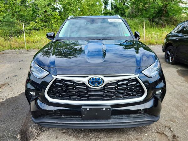 2023 TOYOTA HIGHLANDER HV Special Edition