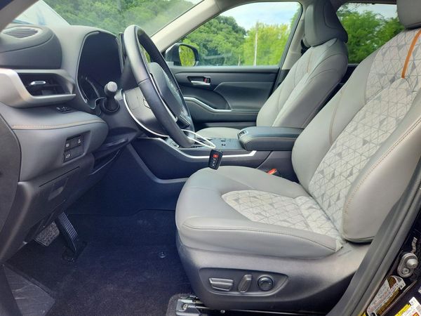 2023 TOYOTA HIGHLANDER HV Special Edition