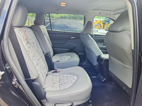 2023 TOYOTA HIGHLANDER HV Special Edition