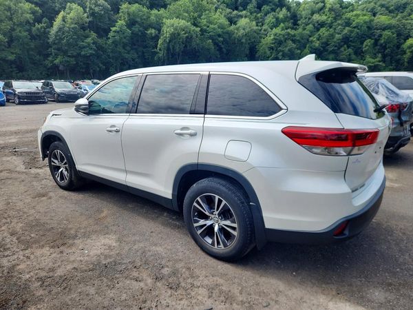2019 TOYOTA HIGHLANDER LE/LE Plus
