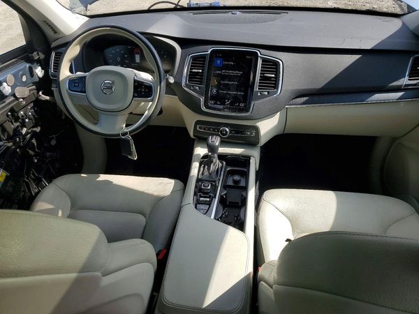 2020 VOLVO XC90