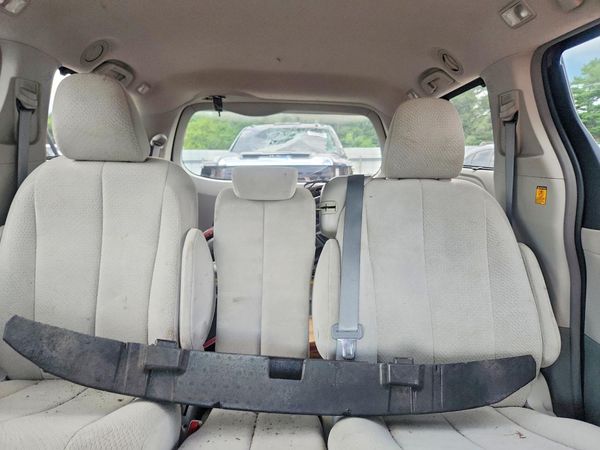 2013 TOYOTA SIENNA