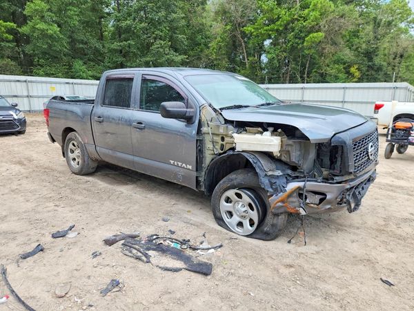 2018 NISSAN TITAN — Passenger 3/4