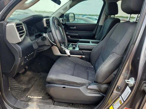 2022 TOYOTA TUNDRA SR5