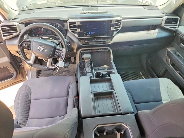 2022 TOYOTA TUNDRA SR5