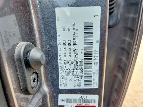 2022 TOYOTA TUNDRA SR5
