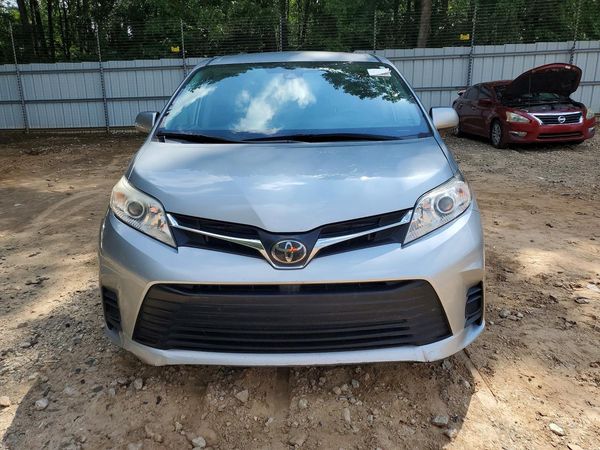 2020 TOYOTA SIENNA E grade